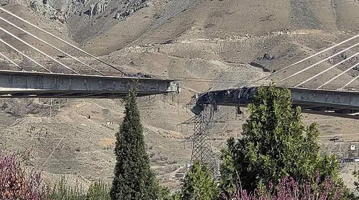 АНУ Ираны хамгийн өндөр гүүр лүү халджээ